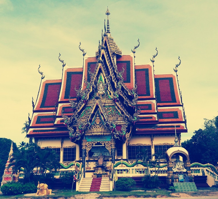 Tempel Koh Samui mit Kindern