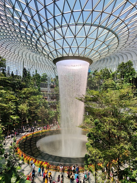 Changi Airport mit Kindern - Wasserfall Rain Vortex